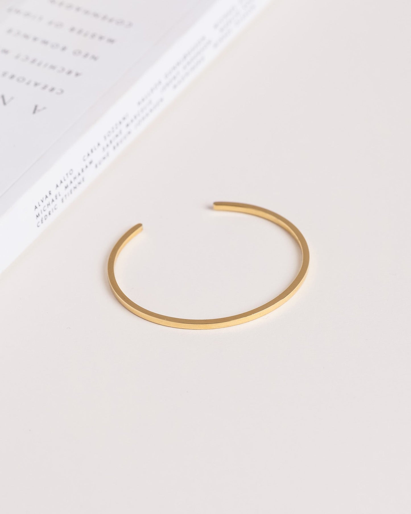Sleek Bangle Medium