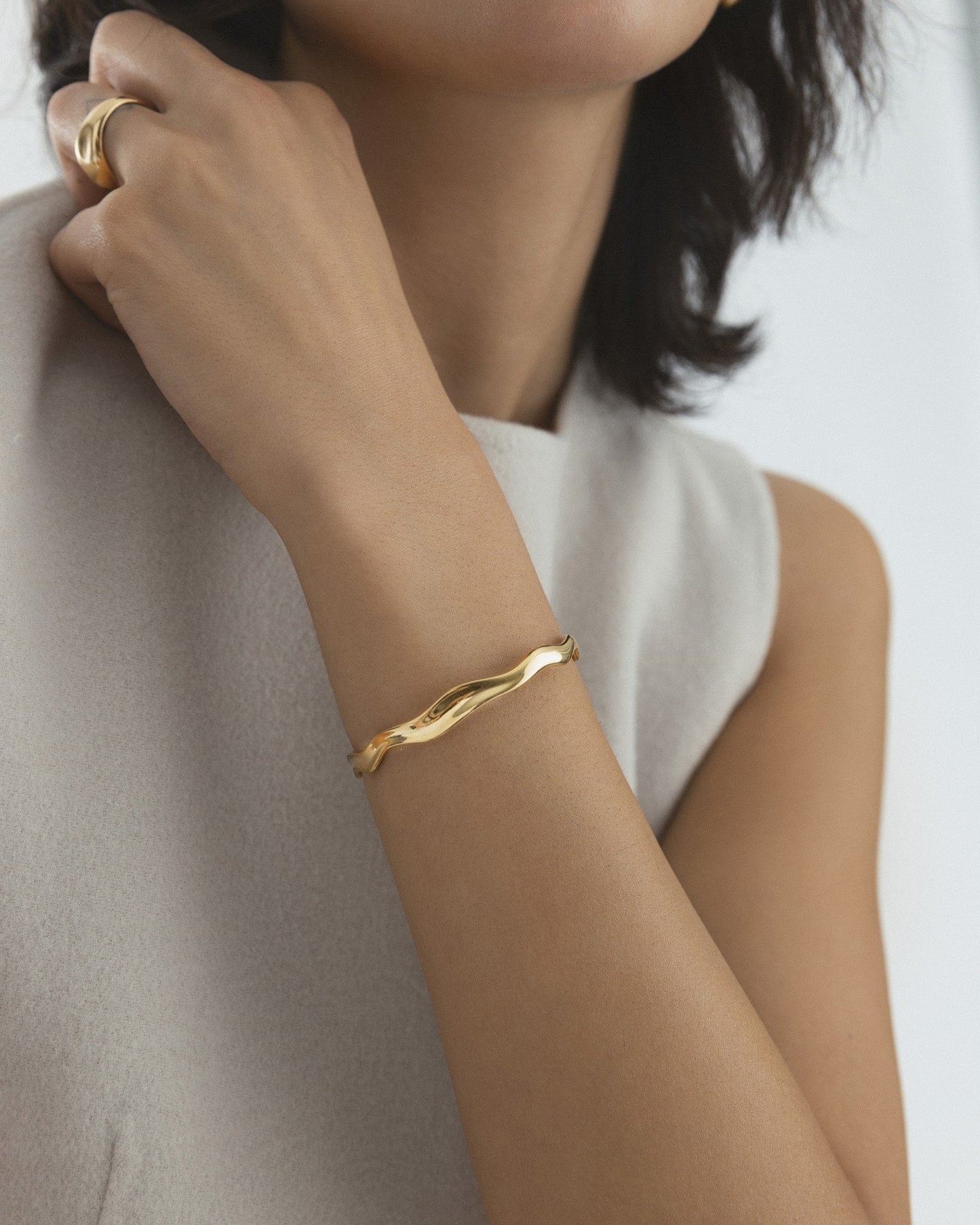 Wavy Bolded Cuff Bracelet