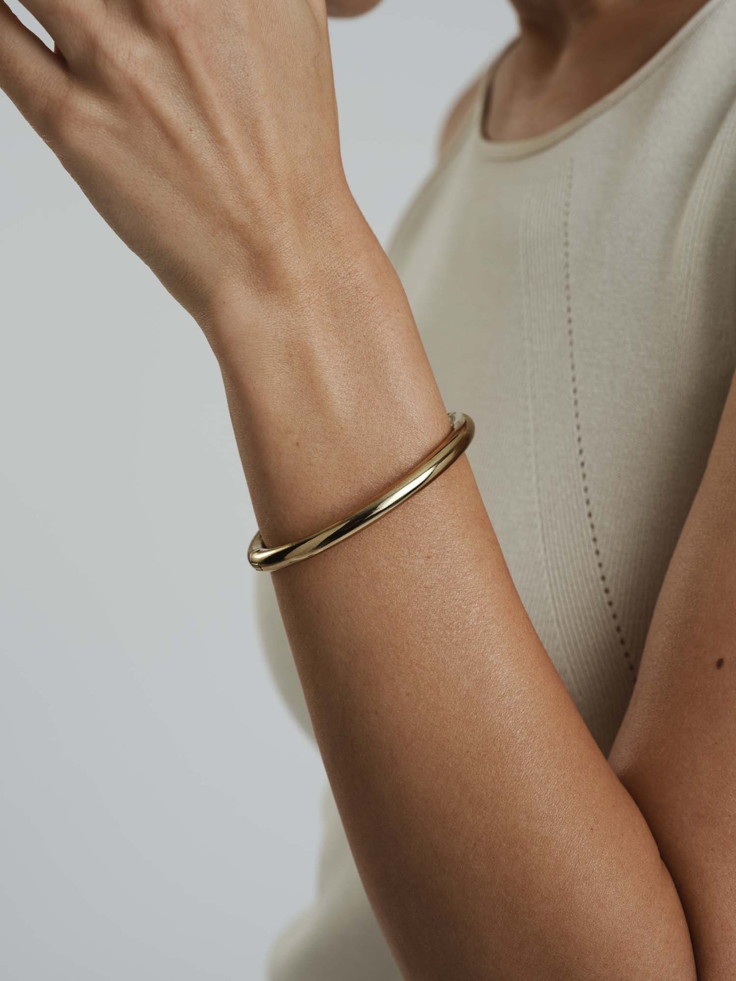 Aura Bold Gold Bangle