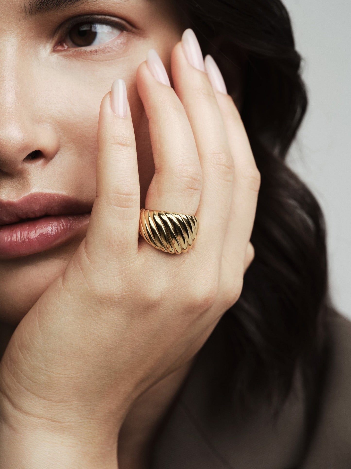 Curved Ribbed Ring