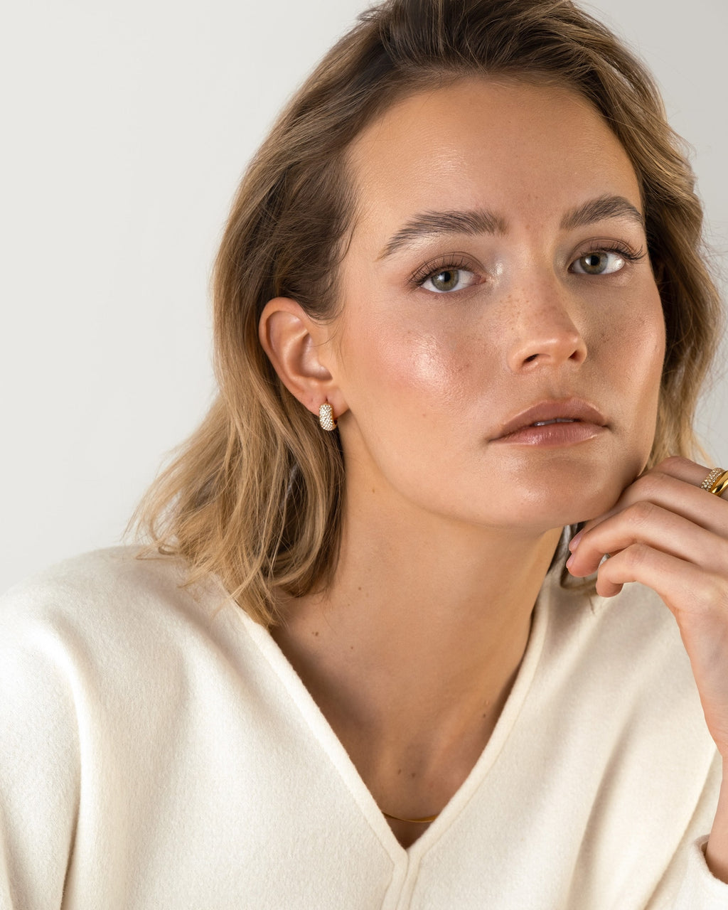 Amour Hoops Small