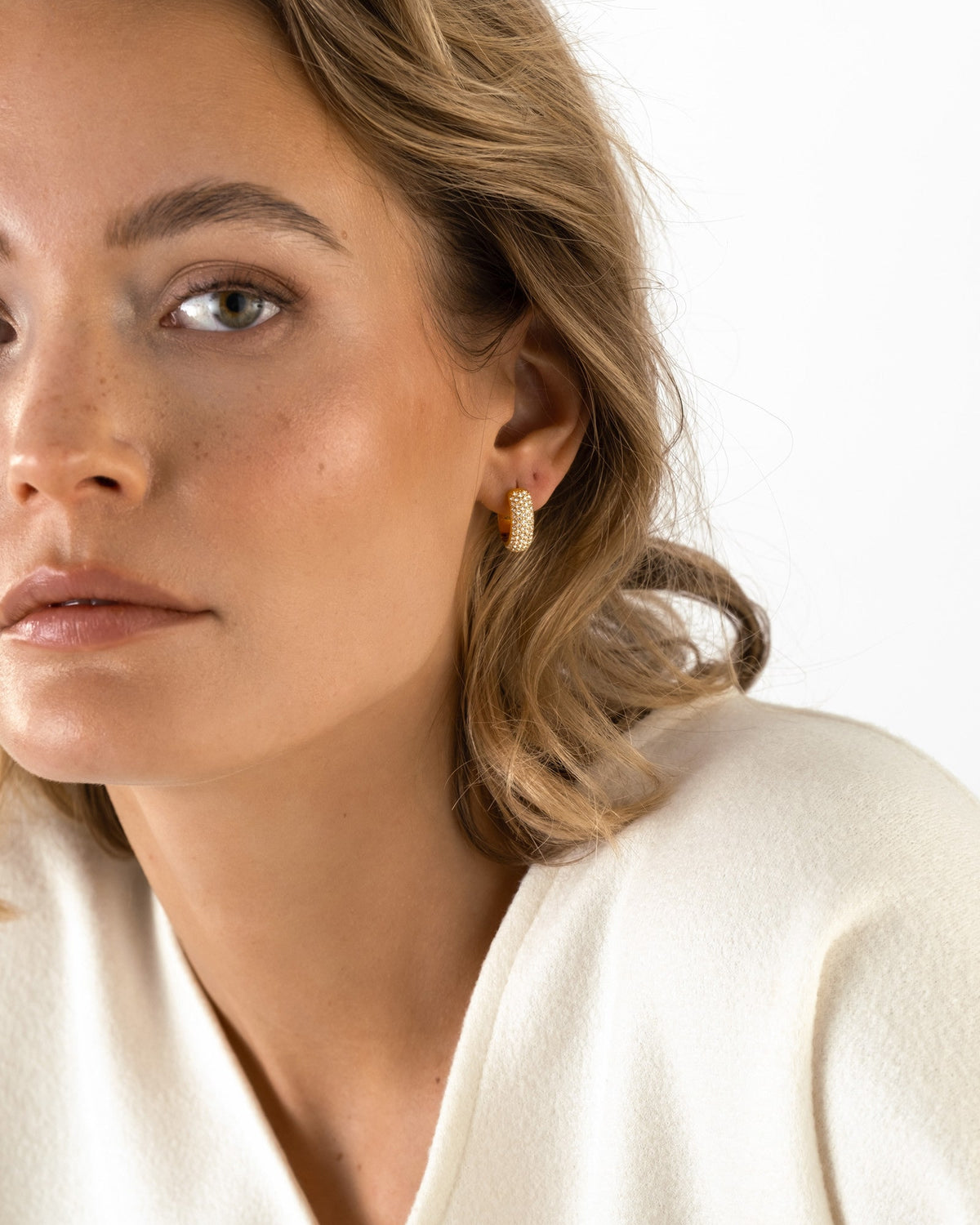 Amour Hoops Medium