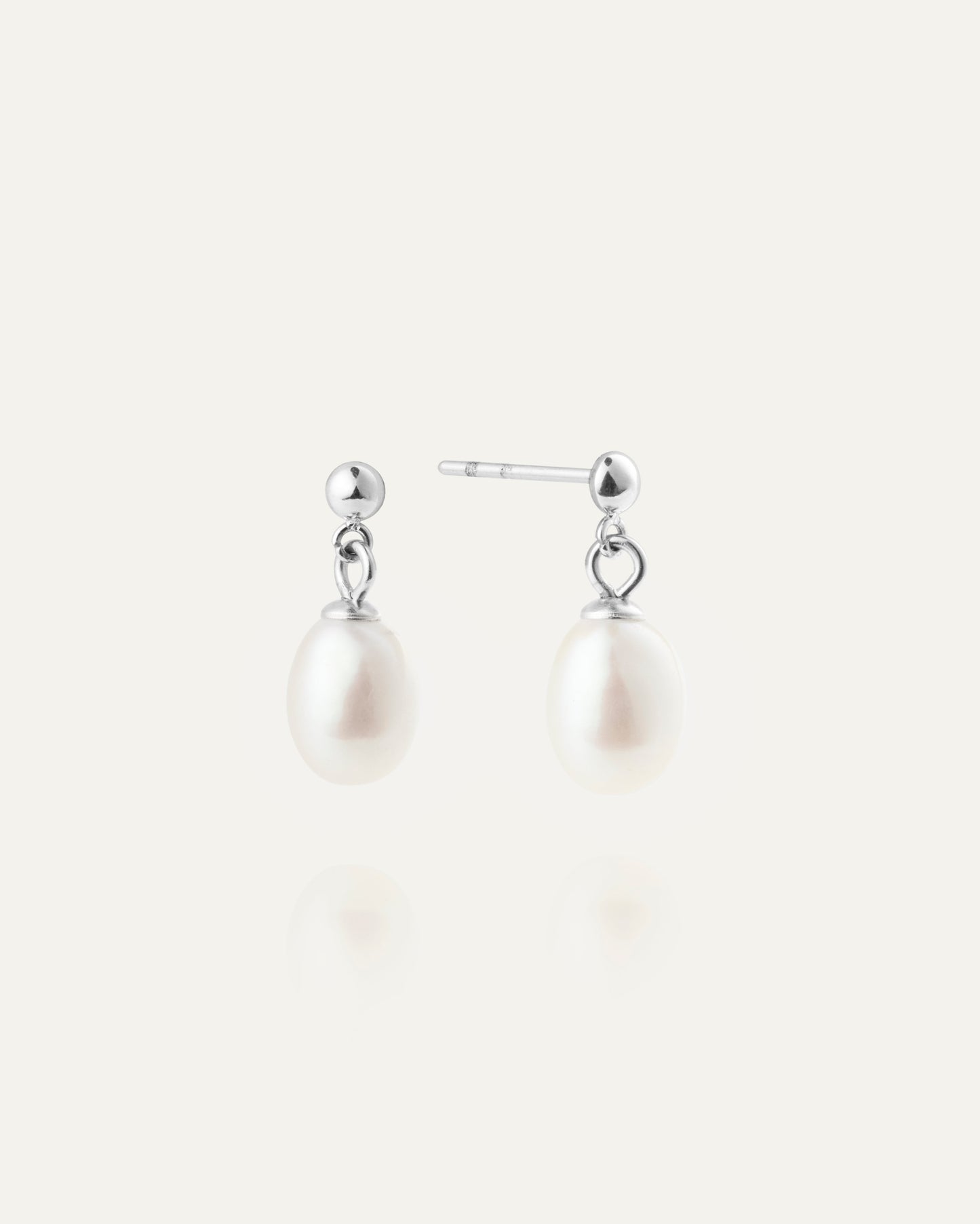 Aura Pearl Steel Earring