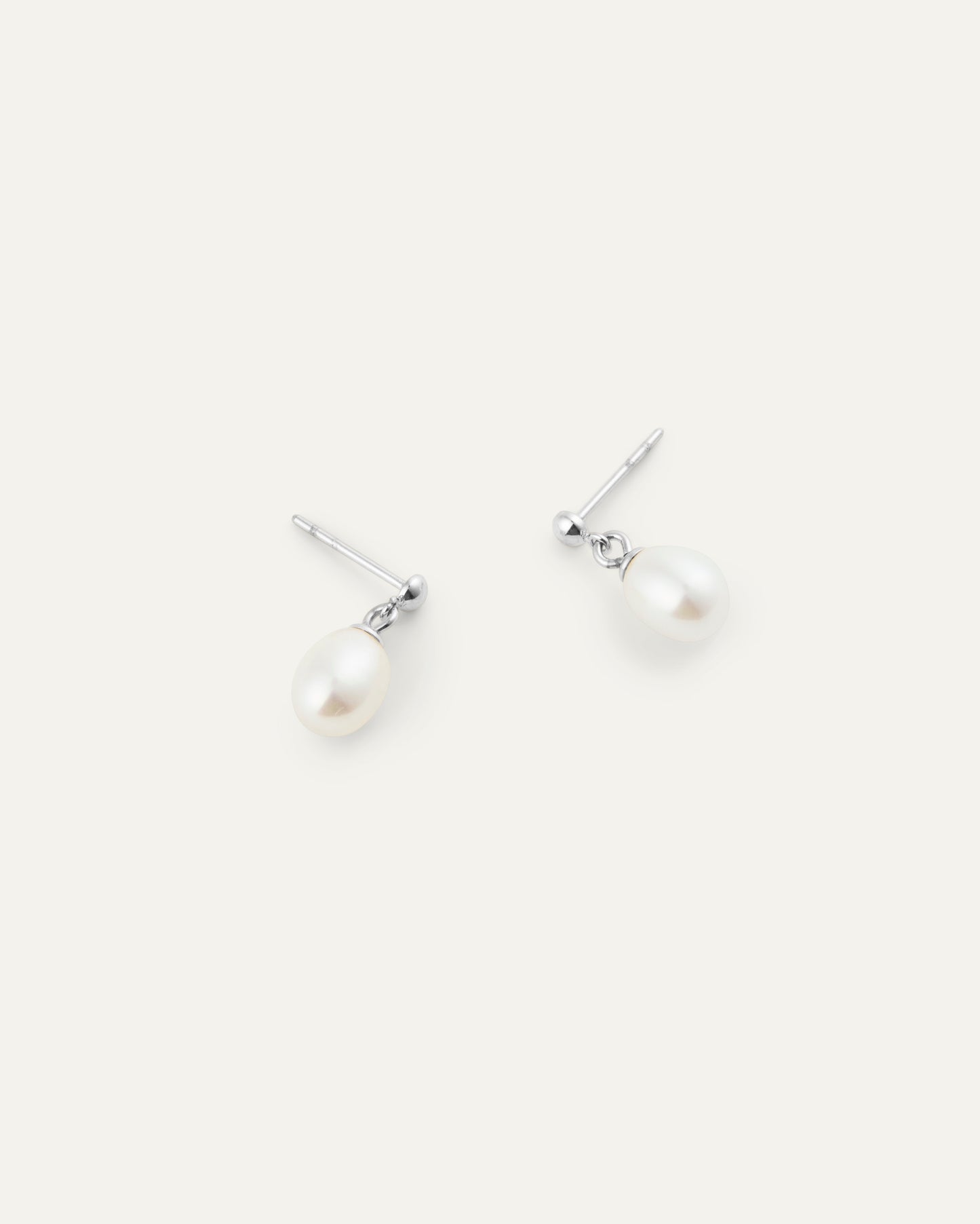 Aura Pearl Steel Earring