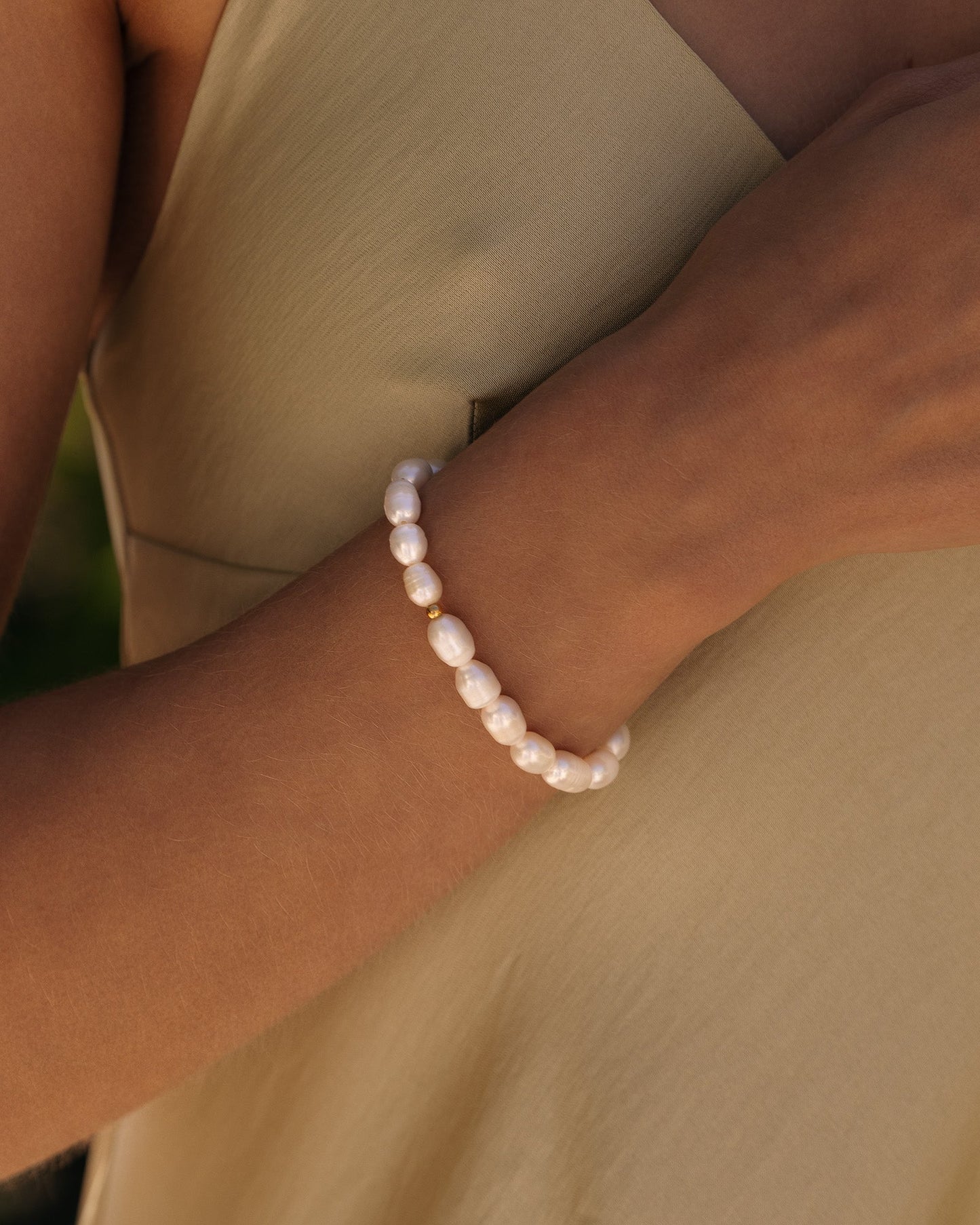 Aura Pearl Gold Bracelet