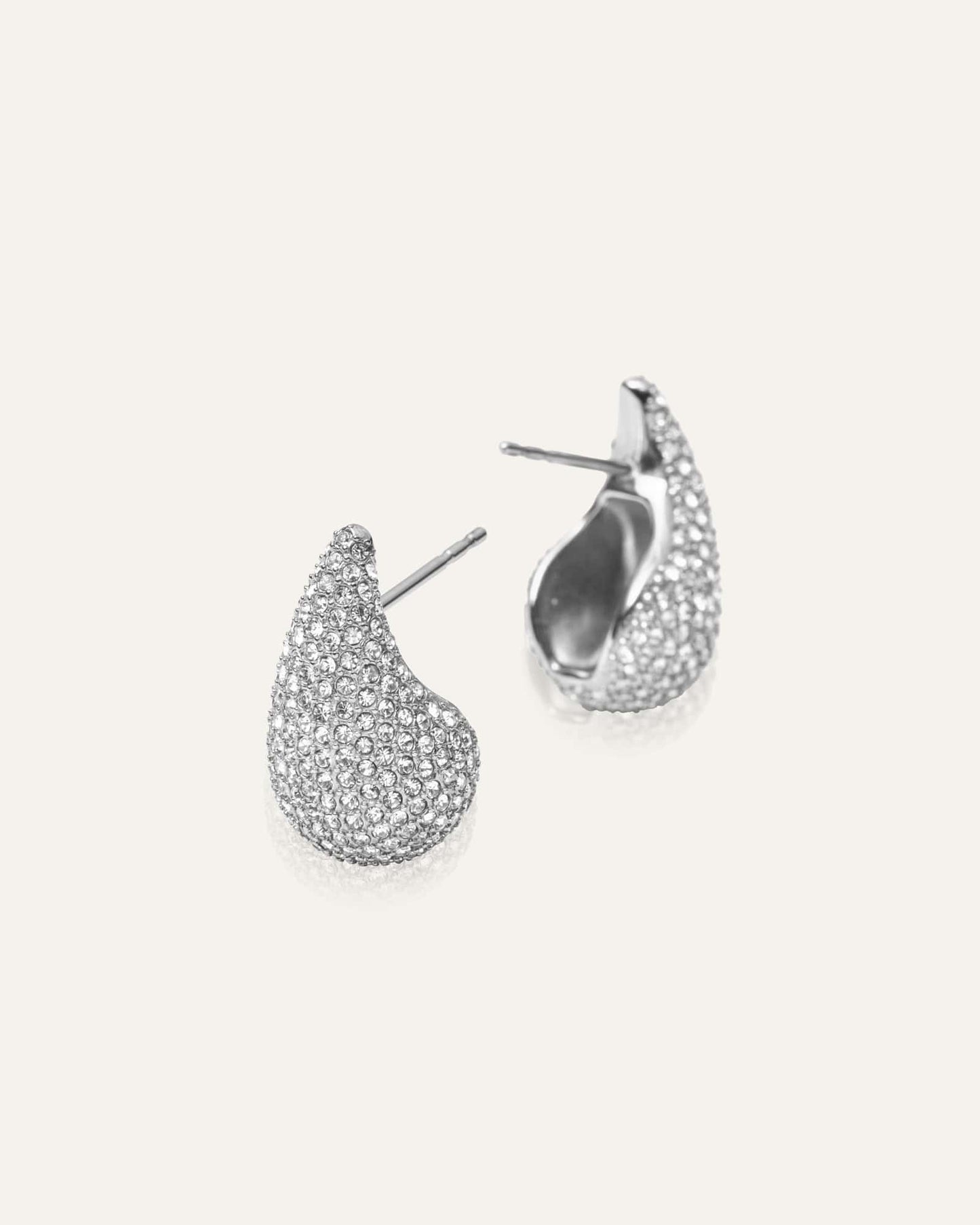 Pavé daring large silver earring