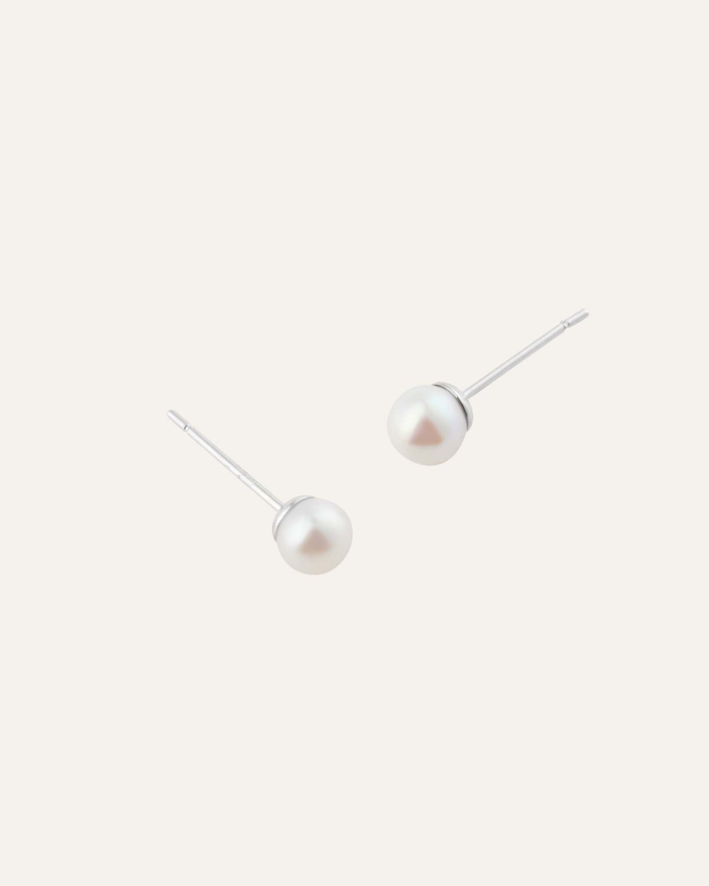 Pearl Studs Medium