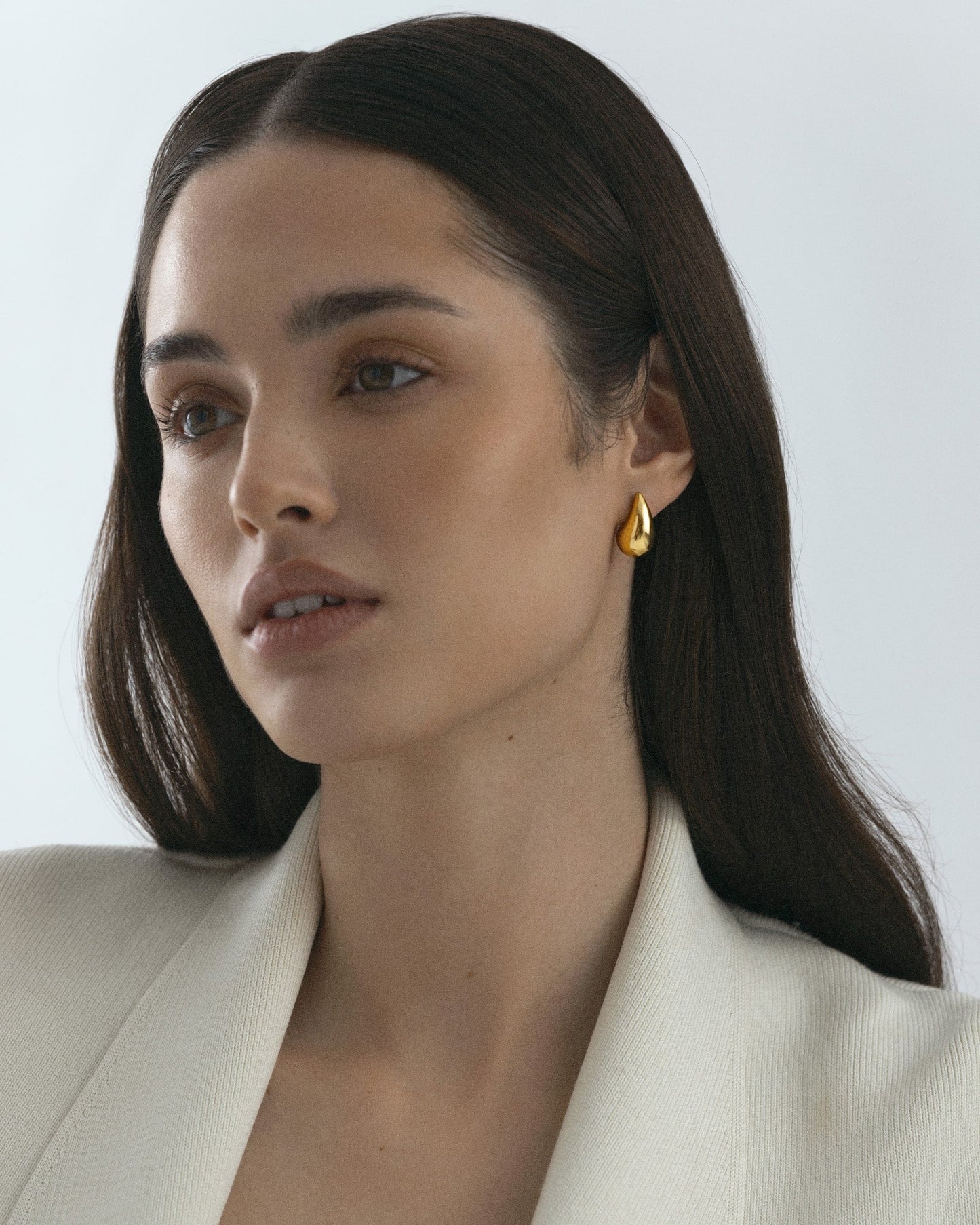 Plain daring small gold earring