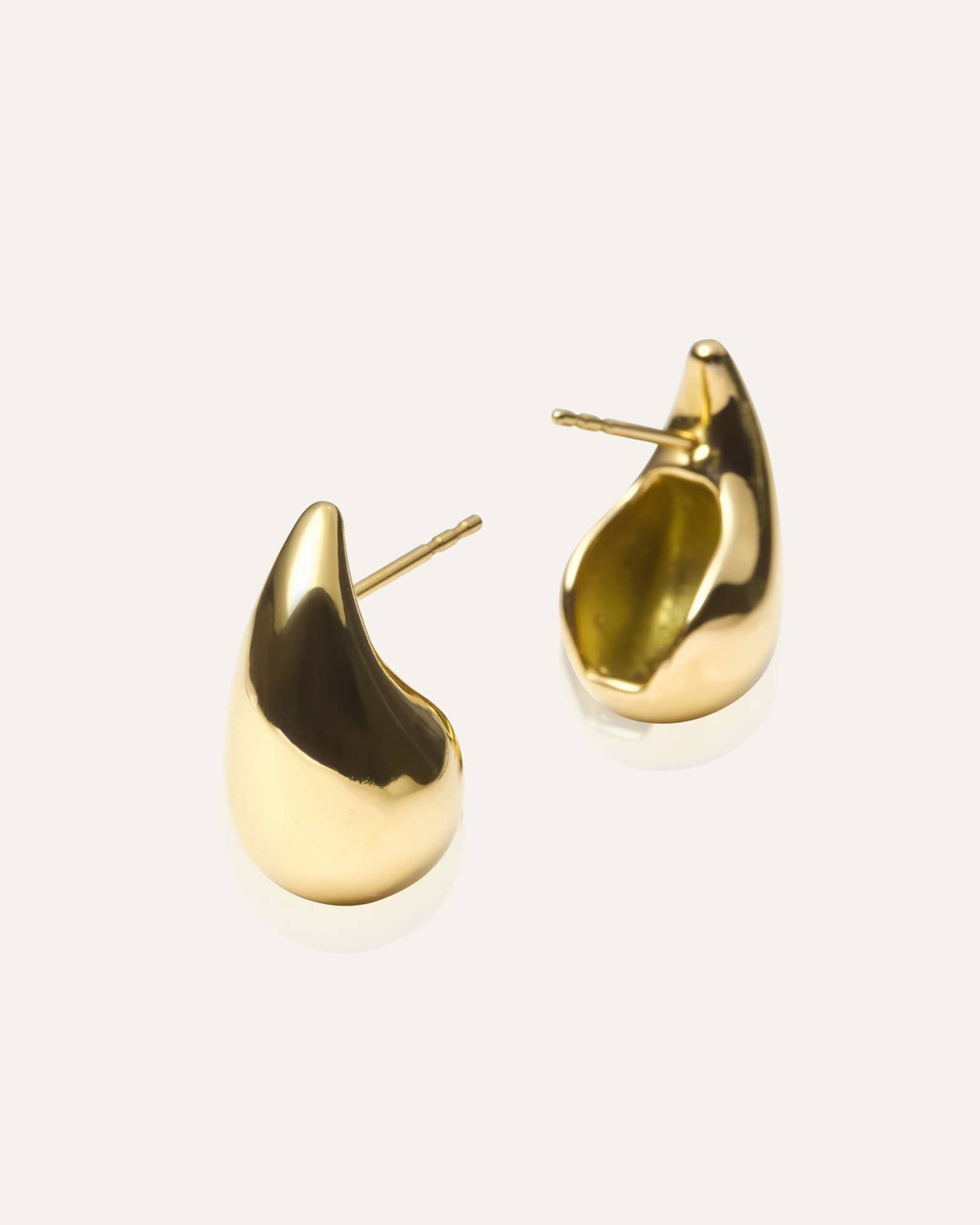 Plain daring large gold earring