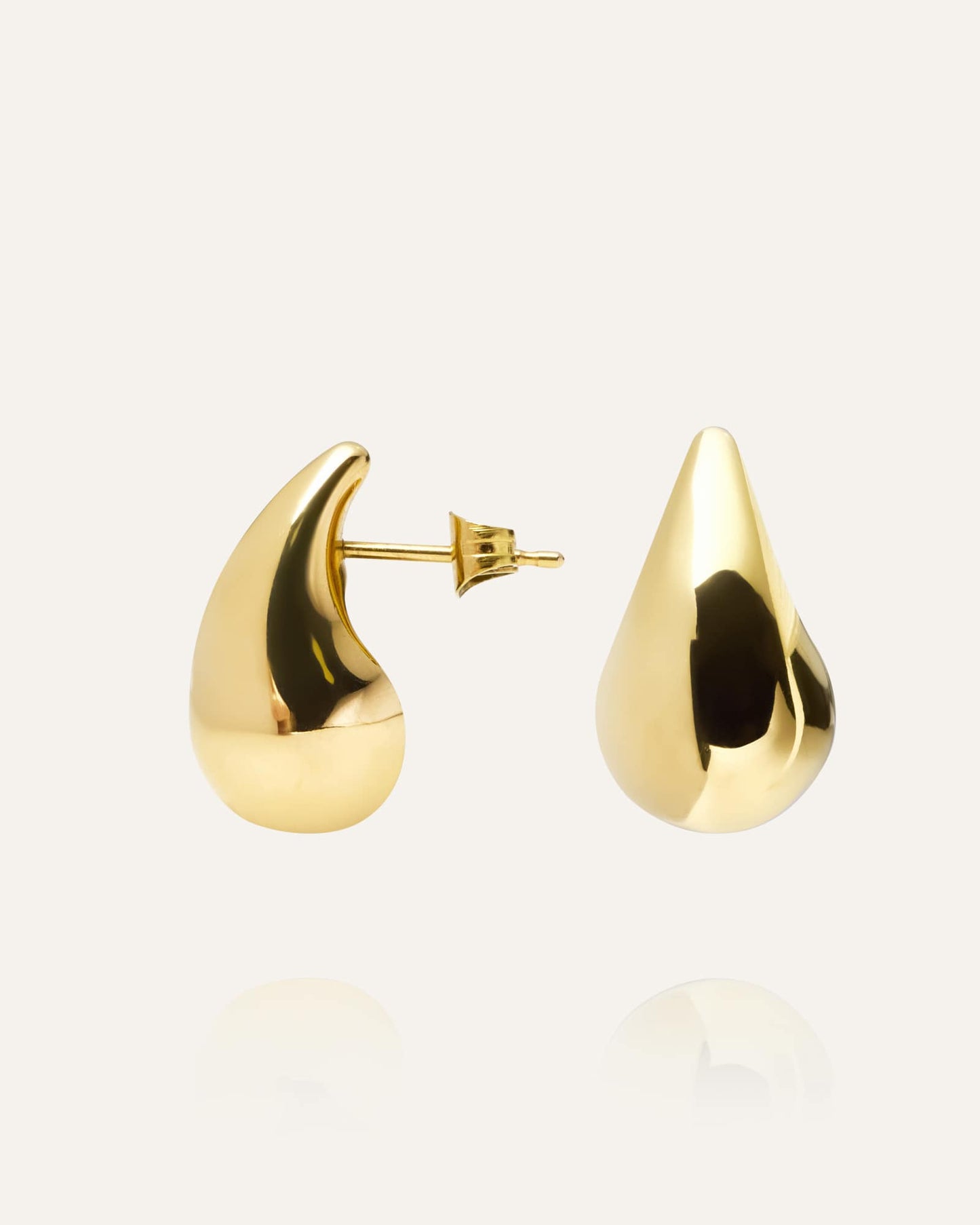 Plain daring large gold earring