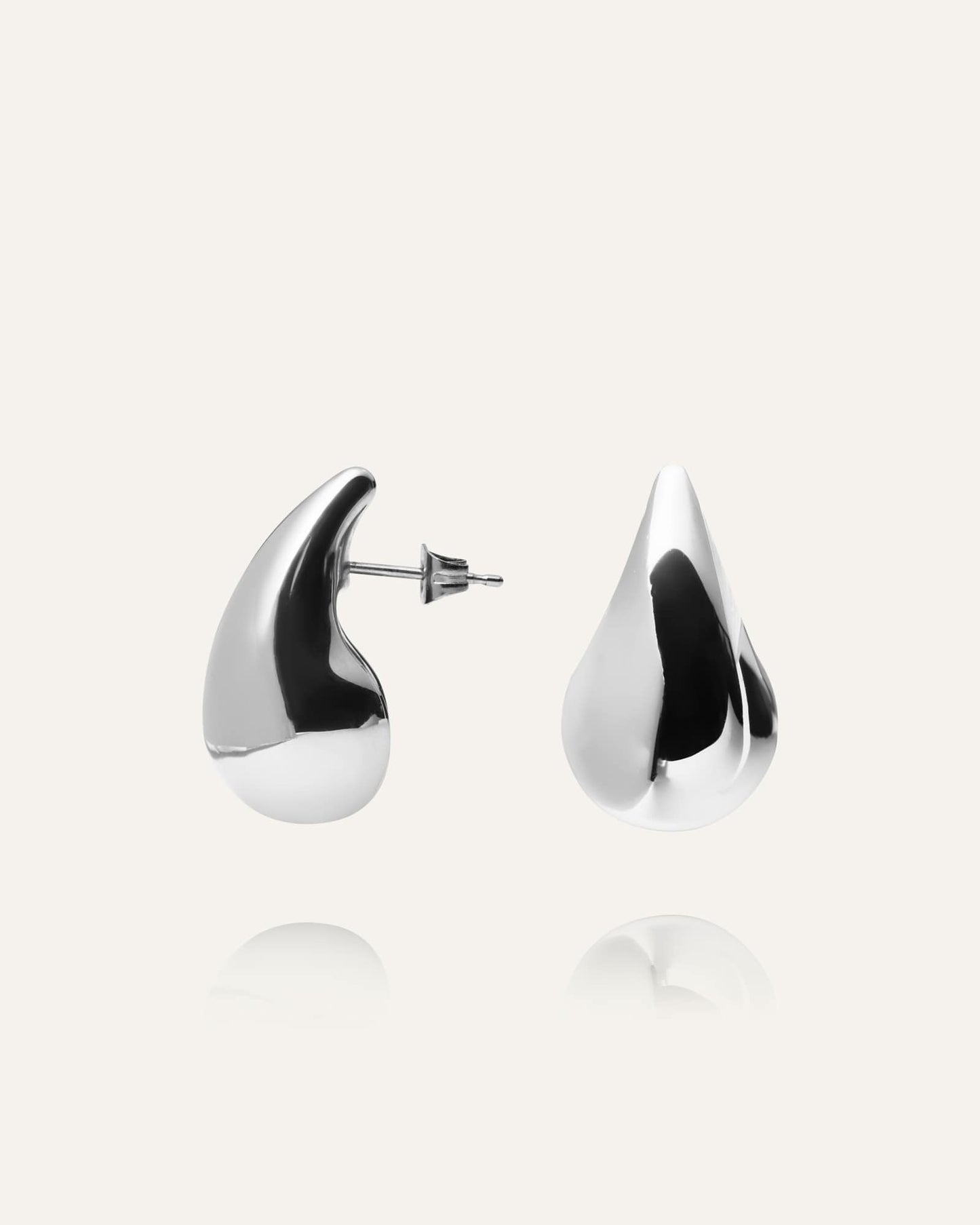 Plain daring small silver earring