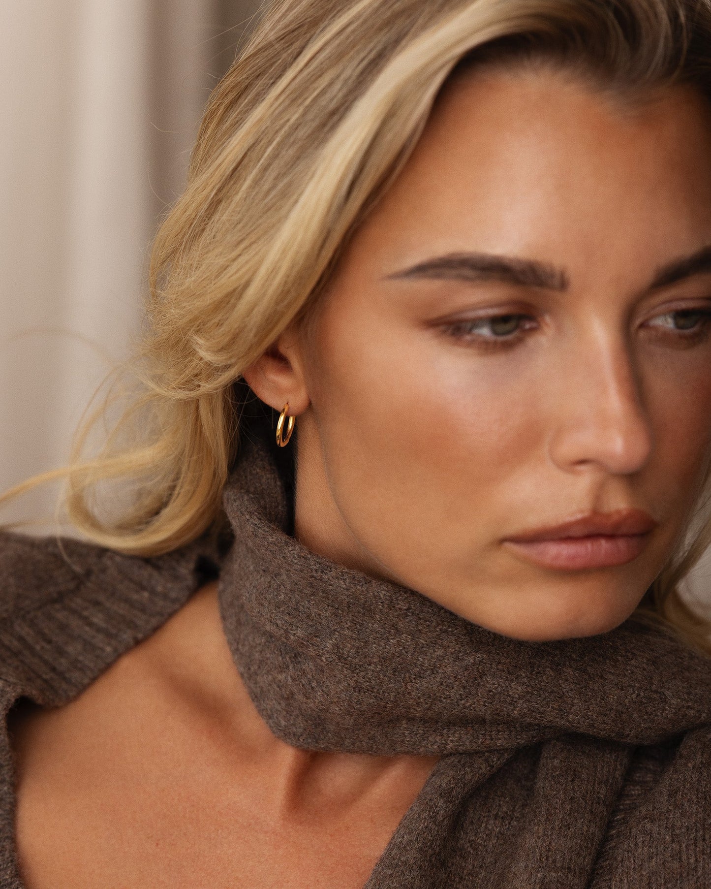 Slim Medium Hoops