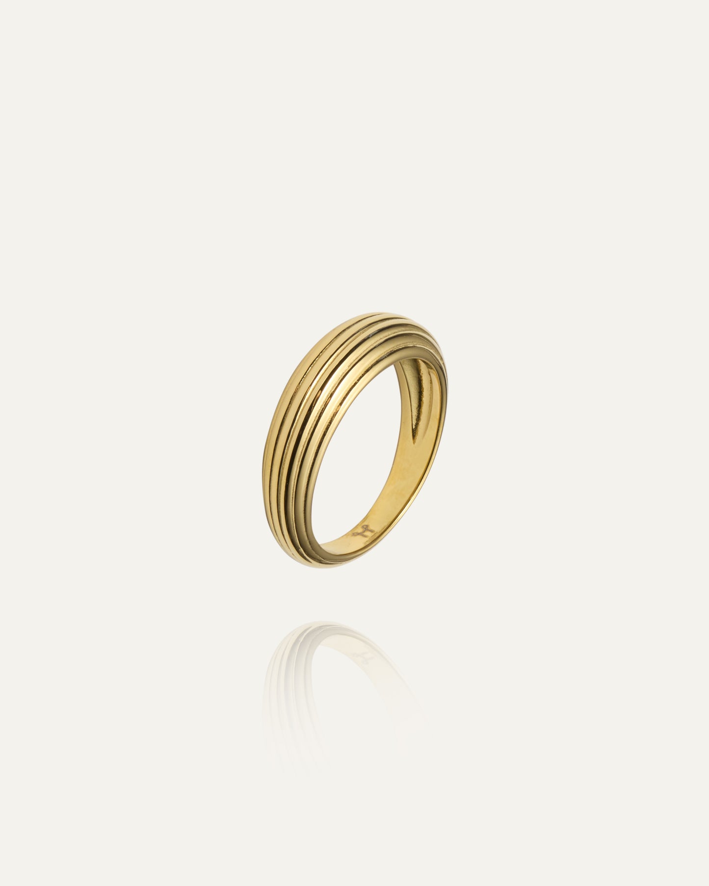 Edge Ribbed Gold Ring