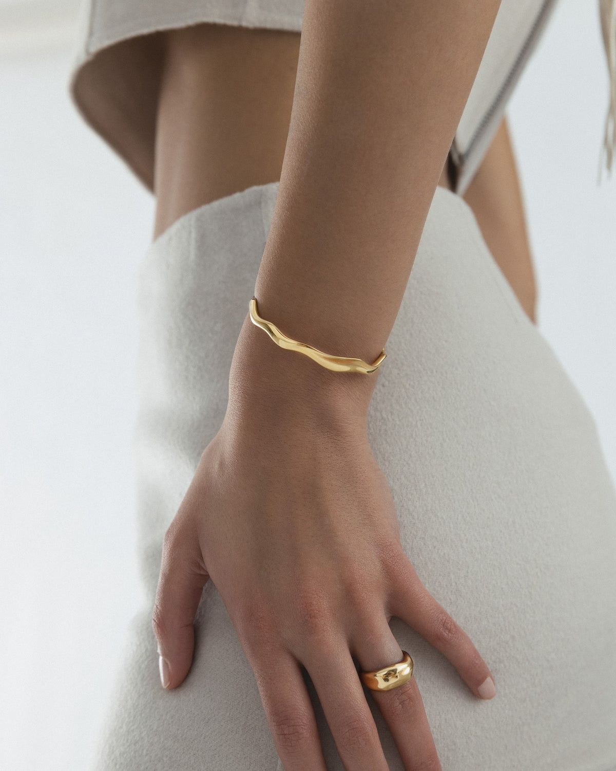 Wavy Bolded Cuff Bracelet