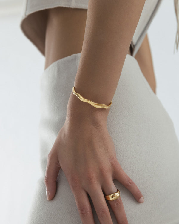 Wavy Bolded Cuff Bracelet